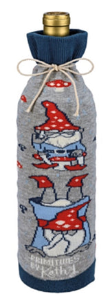 PRIMITIVES BY KATHY ALCOHOL WINE BOTTLE SOCK ‘CHILLIN’ WITH MY GNOMIES’ - Novelty Socks for Less