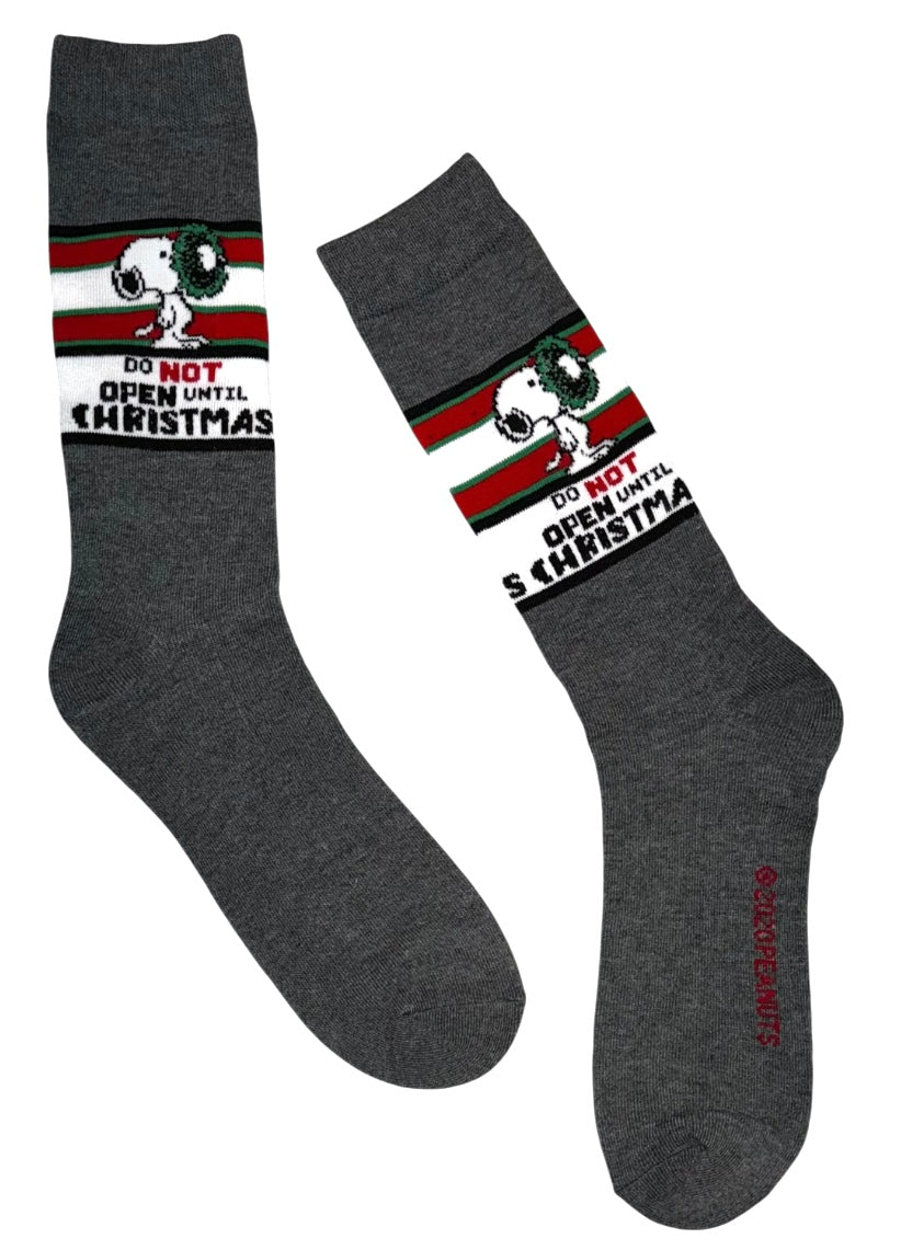 PEANUTS Men’s SNOOPY CHRISTMAS ‘DO NOT OPEN TIL CHRISTMAS’ - Novelty Socks And Slippers