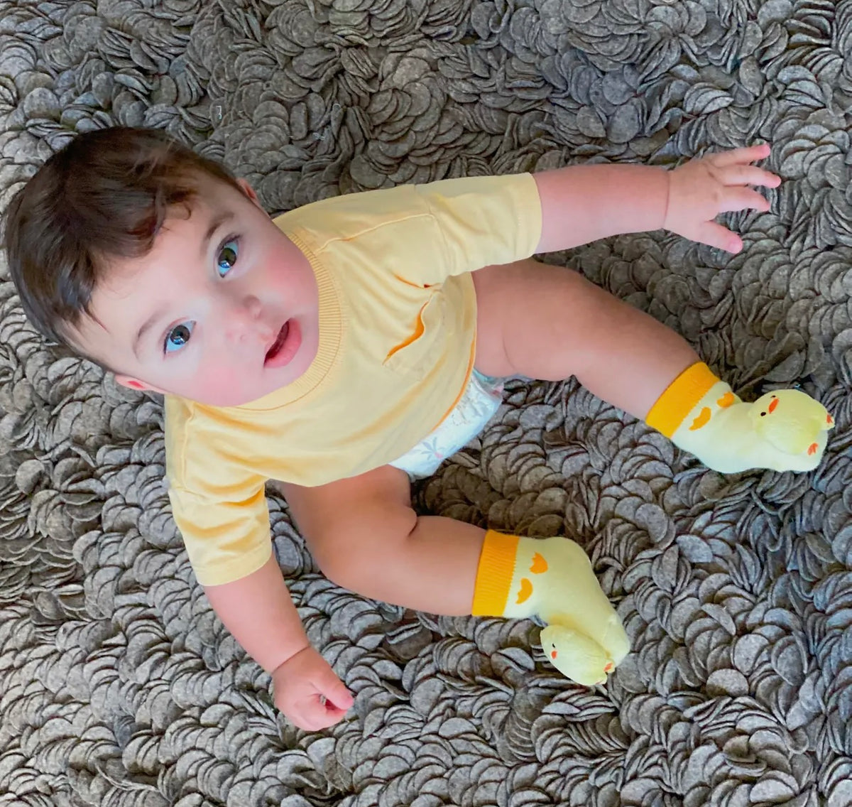 BOOGIE TOES Unisex Baby BABY CHICK RATTLE GRIPPER BOTTOM SOCKS By PIERO LIVENTI - Novelty Socks And Slippers