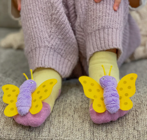 BOOGIE TOES Unisex Baby BUTTERFLY RATTLE GRIPPER BOTTOM SOCKS - Novelty Socks And Slippers