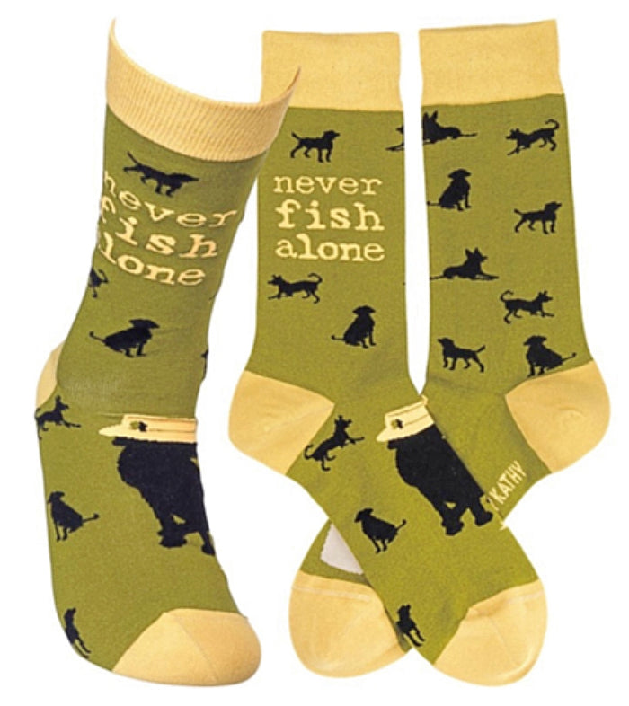 PRIMITIVES BY KATHY Unisex With Dog ‘NEVER FISH ALONE’ Socks